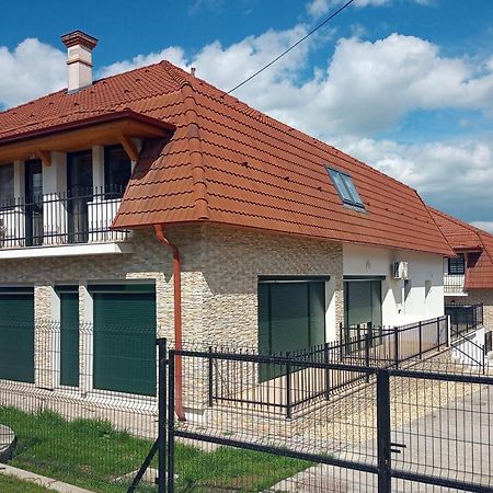Szellorozsa Apartman Fonyód المظهر الخارجي الصورة